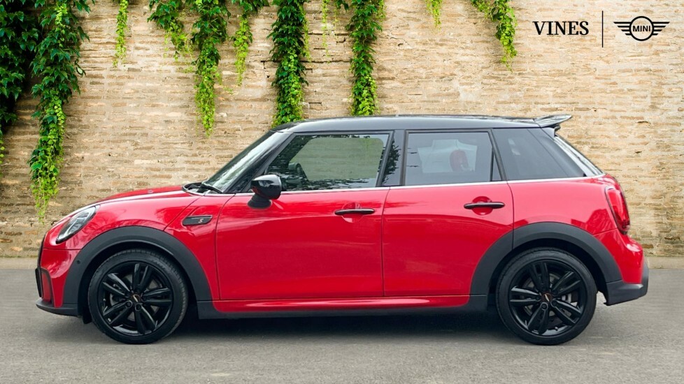Mini Hatch 5-Door Hatch Cooper S Sport SR73JYV Red #3