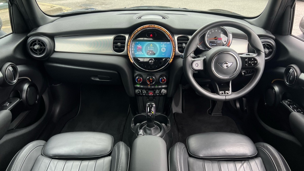Mini Hatch 5-Door Hatch Cooper Exclusive HT22TVP Black #4