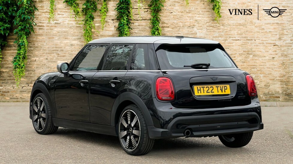 Mini Hatch 5-Door Hatch Cooper Exclusive HT22TVP Black #2