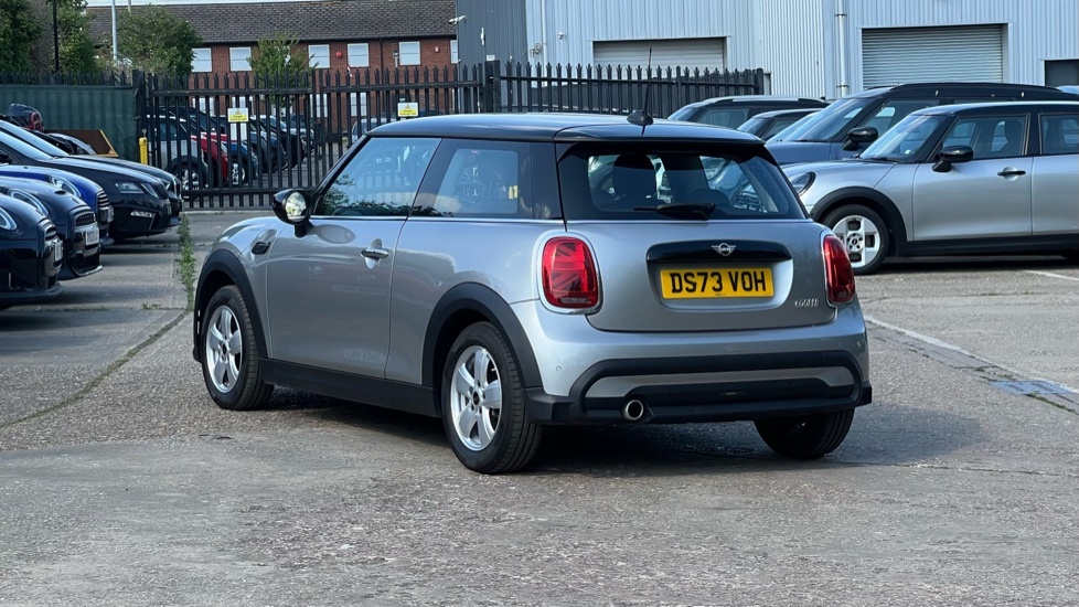Mini Hatch 3-Door Hatch Cooper Classic DS73VOH Silver #2
