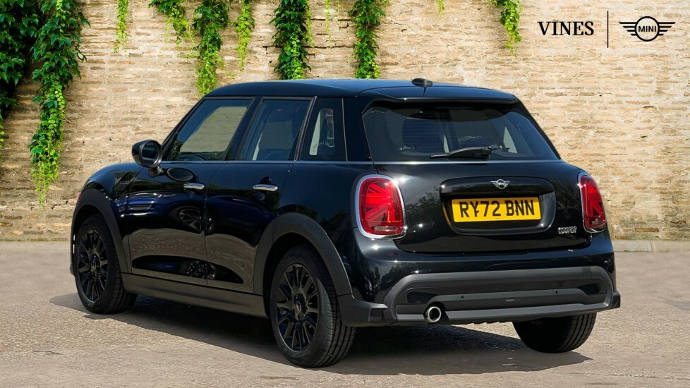 Mini Hatch 5-Door Hatch Cooper Classic RY72BNN Black #2
