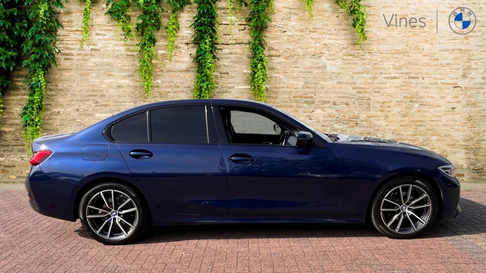 BMW 3 Series 320D Sport Saloon EJ69OGE Blue #3