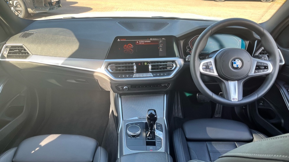 BMW 3 Series 318I M Sport Touring FG22BWU #4