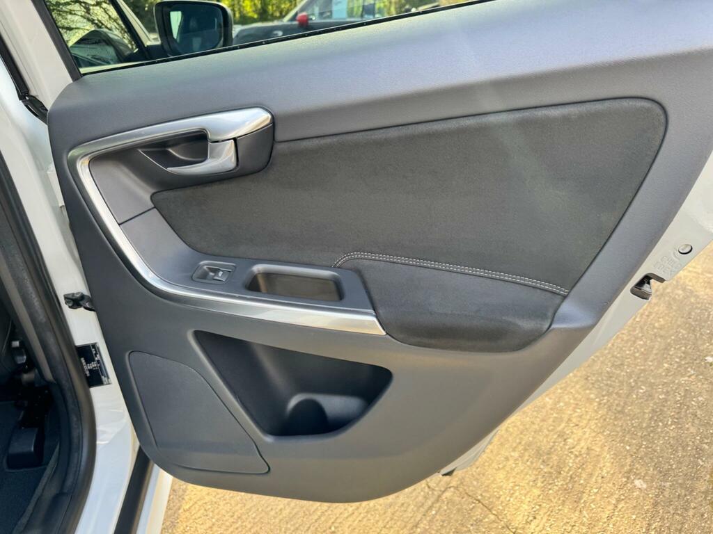 Volvo XC60 3.2 2dr Silver #45