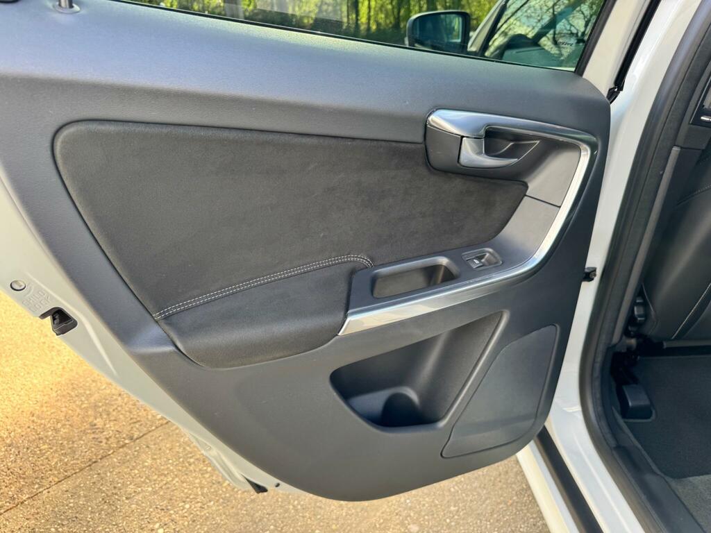 Volvo XC60 3.2 2dr Silver #49