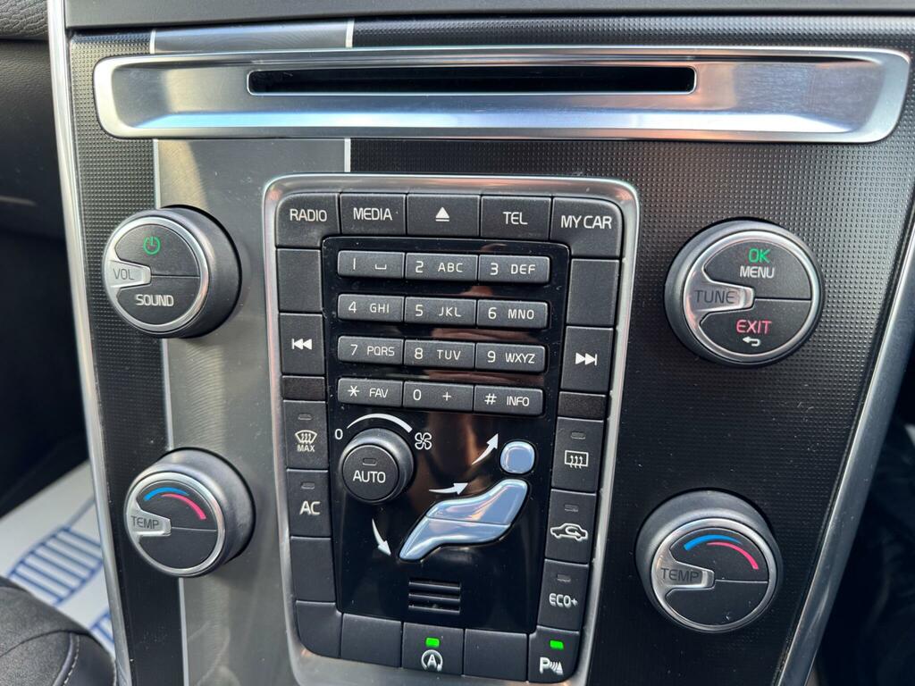 Volvo XC60 3.2 2dr Silver #52