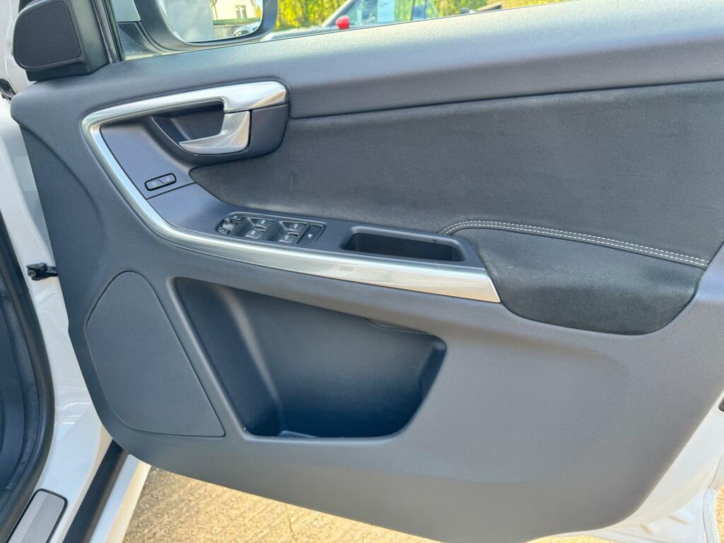 Volvo XC60 3.2 2dr Silver #44