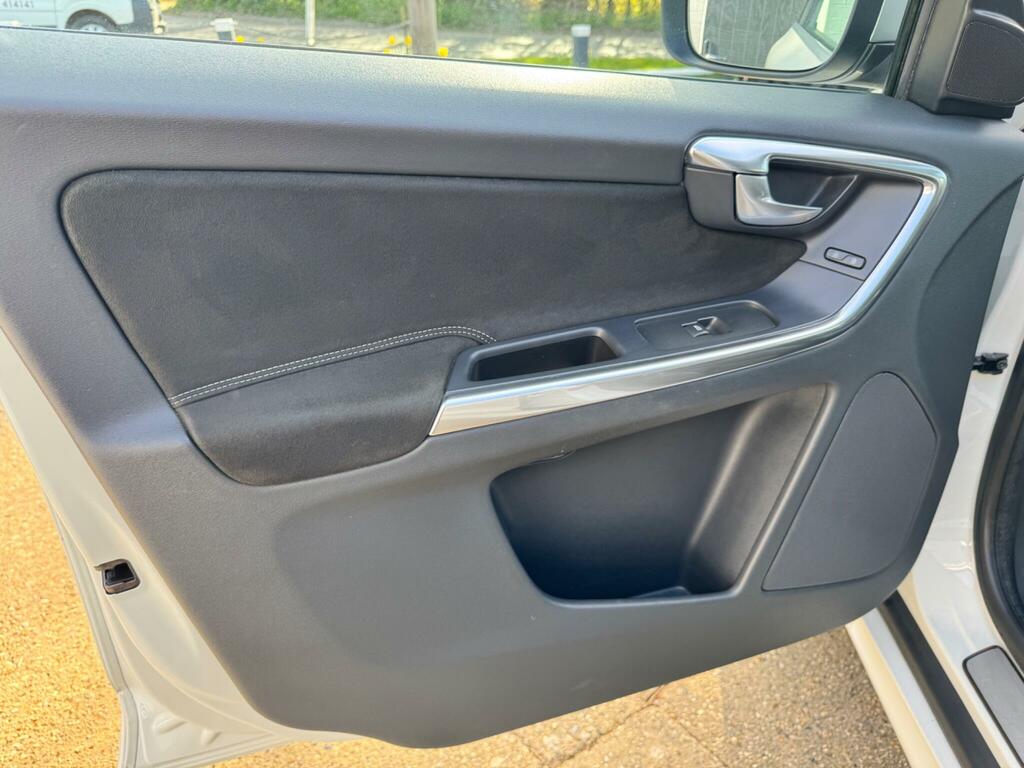Volvo XC60 3.2 2dr Silver #48