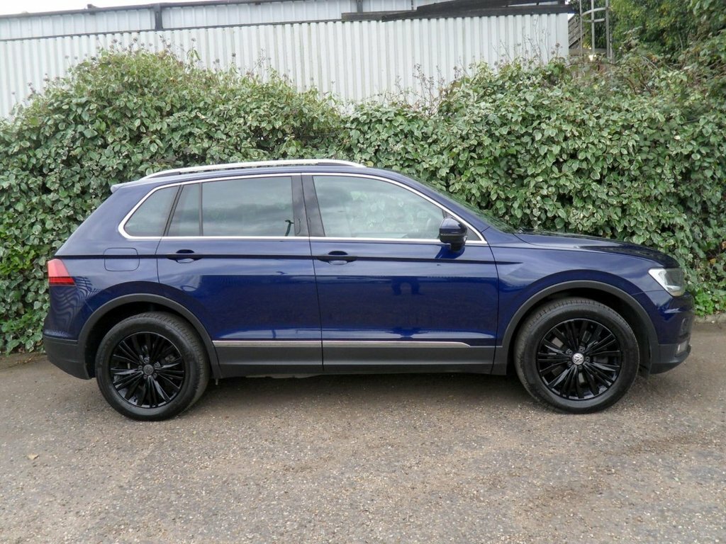 Volkswagen Tiguan 2.0 Tdi Se Navigation Suv Dsg 4Motion E KT67EXO Blue #4