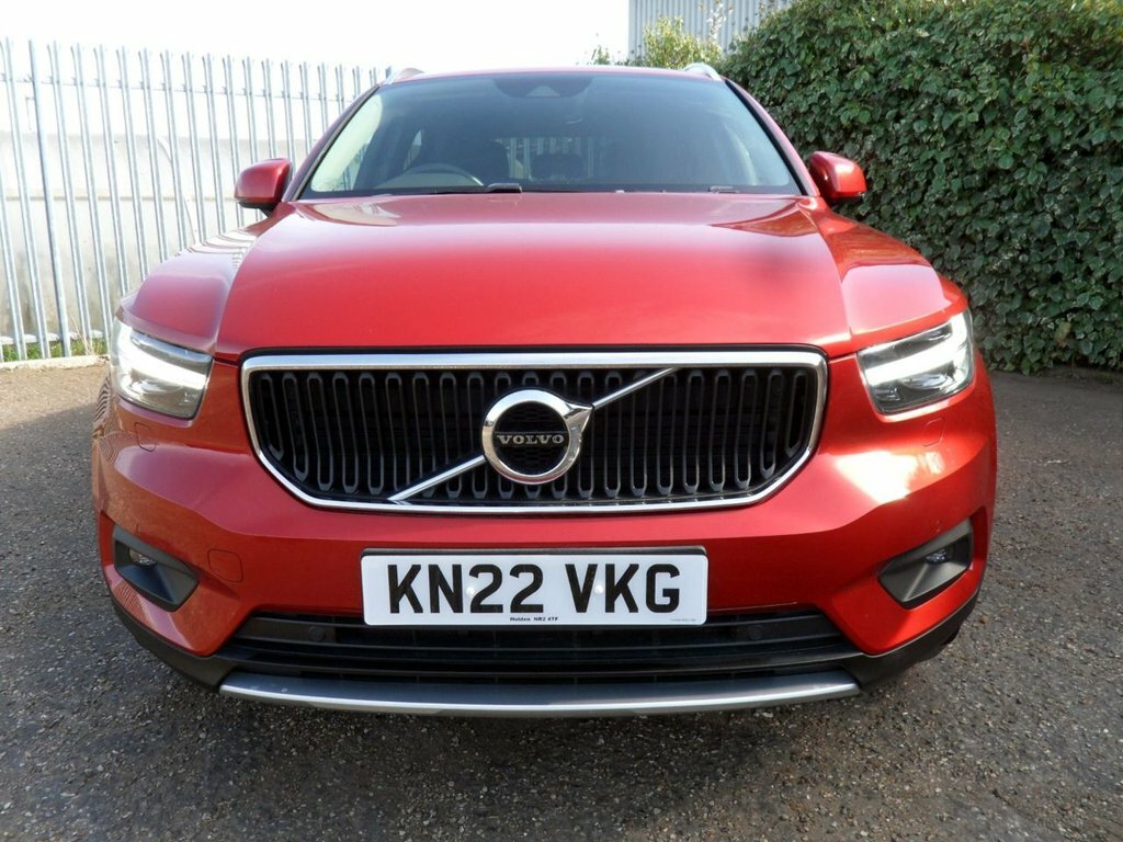 Volvo XC40 1.5 T3 Momentum Suv Euro 6 Ss KN22VKG Red #2