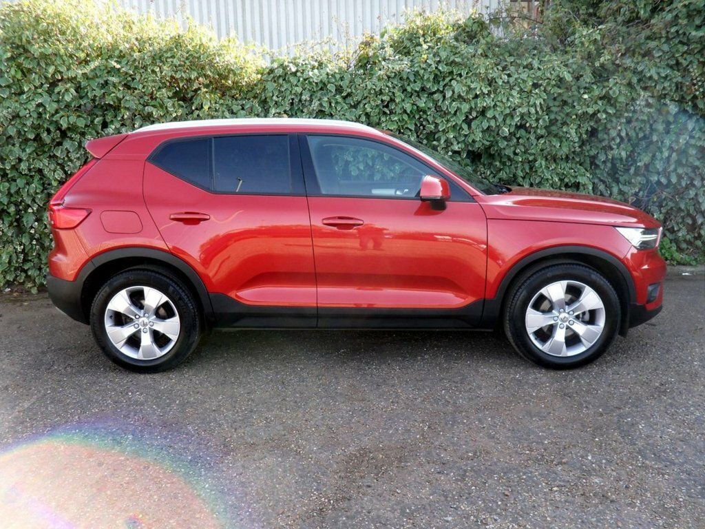 Volvo XC40 1.5 T3 Momentum Suv Euro 6 Ss KN22VKG Red #4