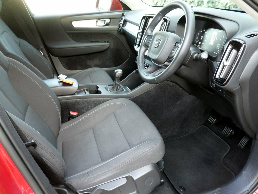 Volvo XC40 1.5 T3 Momentum Suv Euro 6 Ss KN22VKG Red #5