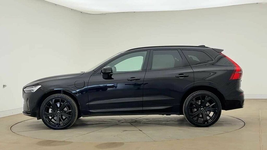 Volvo XC60 Black Edition Plus, T6 Awd Plug-in Hybrid, Electri RA25KUC Black #6