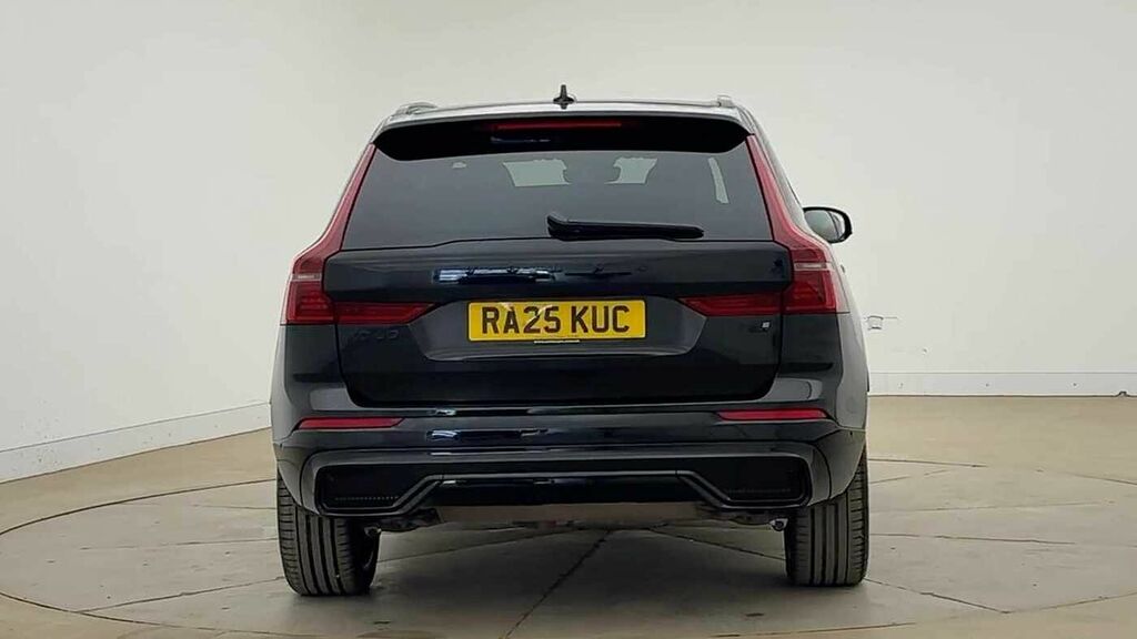 Volvo XC60 Black Edition Plus, T6 Awd Plug-in Hybrid, Electri RA25KUC Black #4