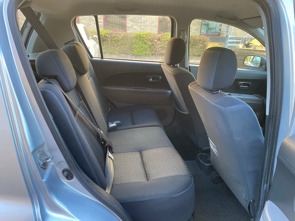 Daihatsu Sirion Se Silver #38