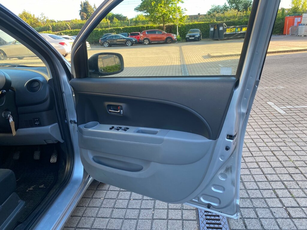 Daihatsu Sirion Se Silver #41