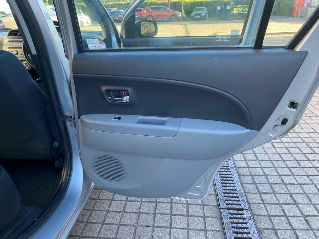 Daihatsu Sirion Se Silver #37