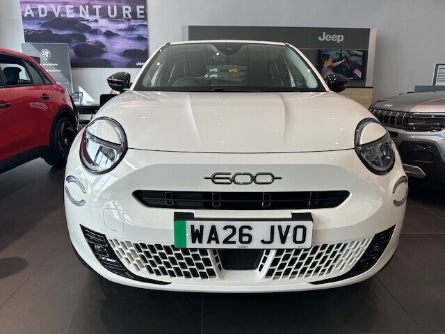 Fiat 600e 115Kw Red 54Kwh White #6