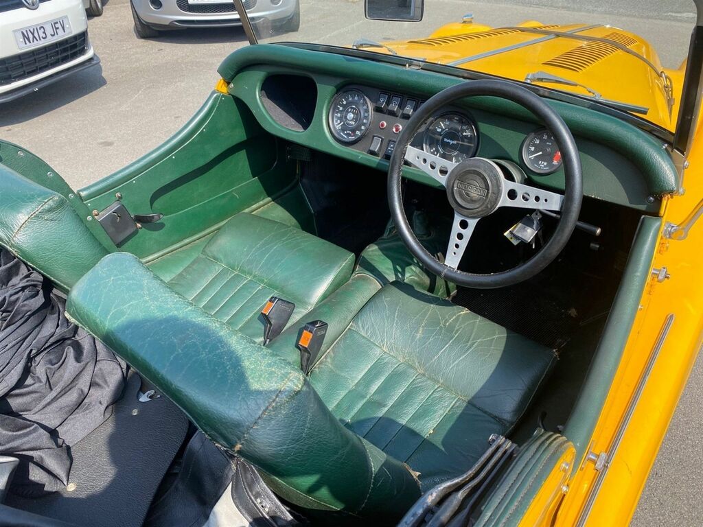 Morgan 4/4 Manual MOE332P Yellow #2