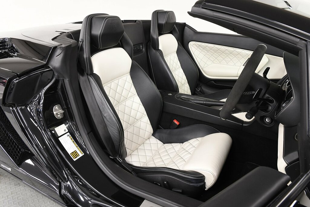 Lamborghini Gallardo Lp 570-4 Spyder Performante 2-Door White #7