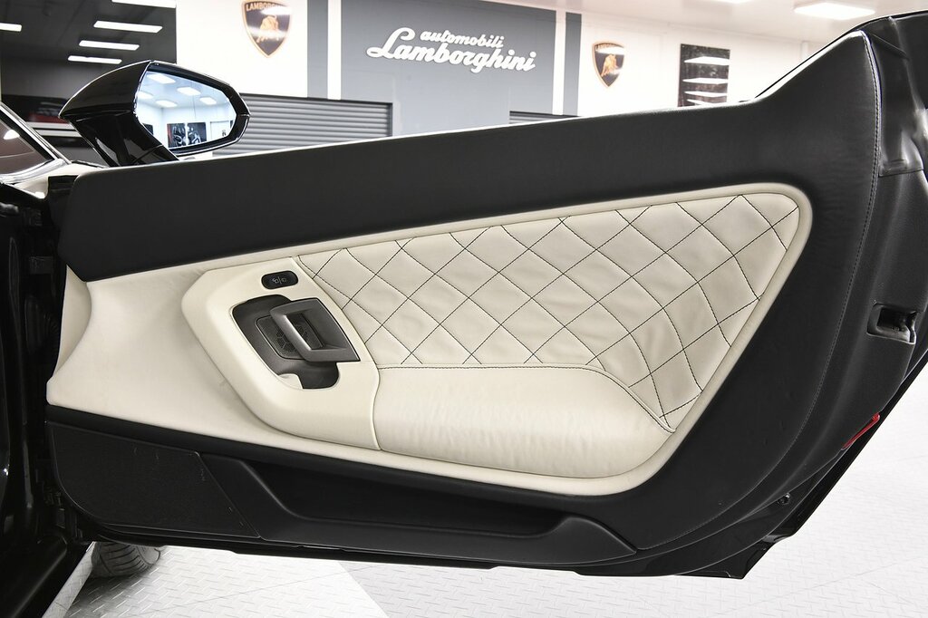 Lamborghini Gallardo Lp 570-4 Spyder Performante 2-Door White #27