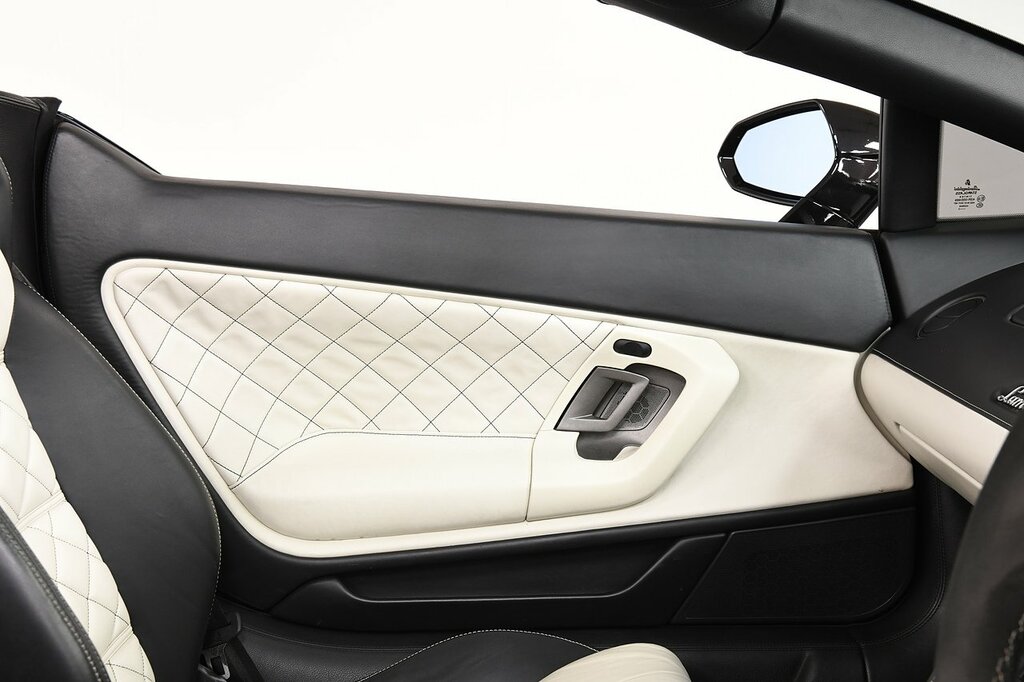 Lamborghini Gallardo Lp 570-4 Spyder Performante 2-Door White #13