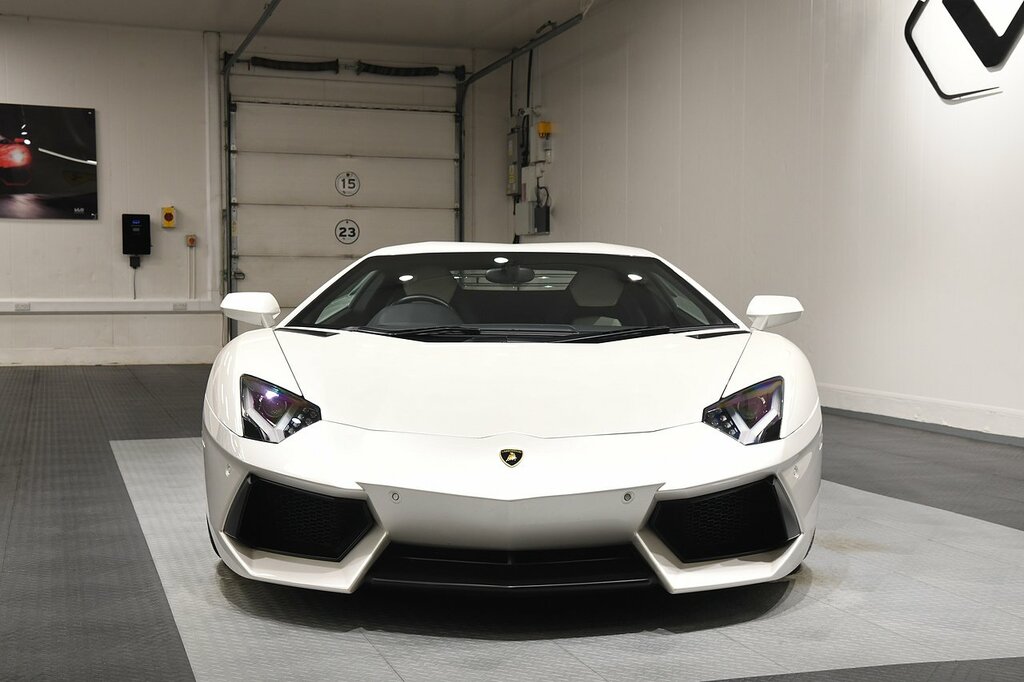 Lamborghini Aventador Lp 700-4 White #29