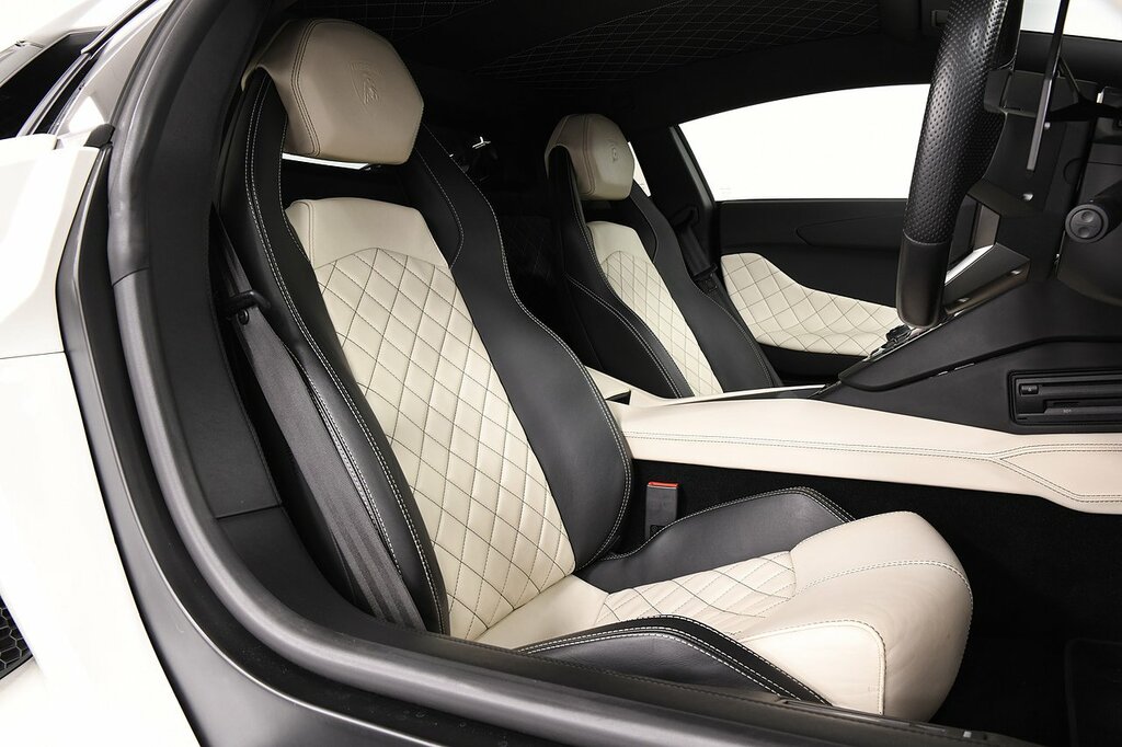 Lamborghini Aventador Lp 700-4 White #7