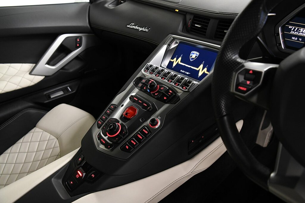 Lamborghini Aventador Lp 700-4 White #15
