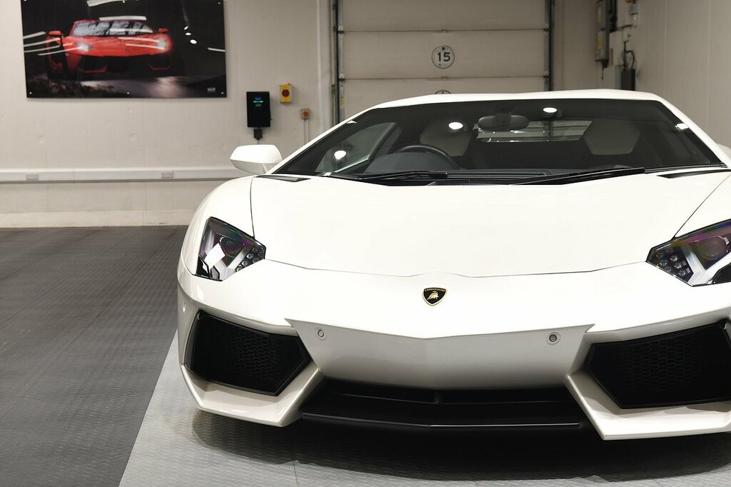Lamborghini Aventador Lp 700-4 White #31