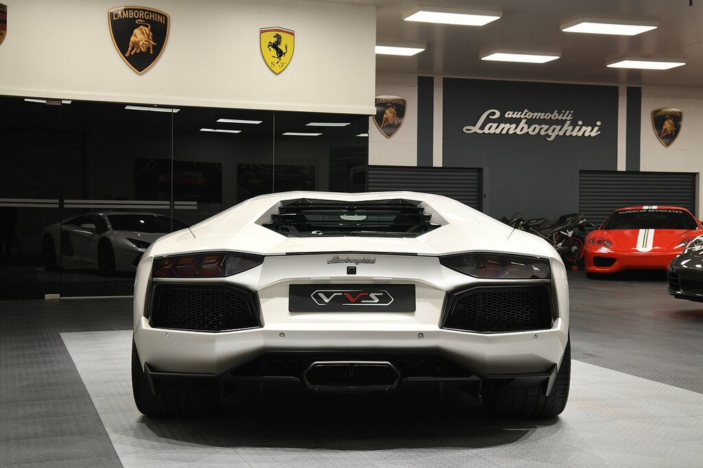 Lamborghini Aventador Lp 700-4 White #36