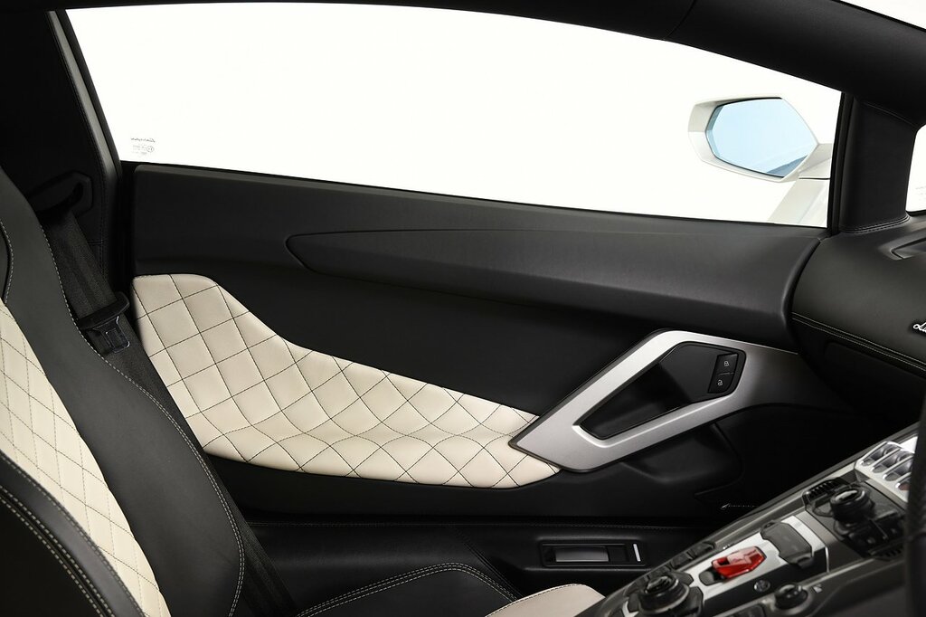 Lamborghini Aventador Lp 700-4 White #12
