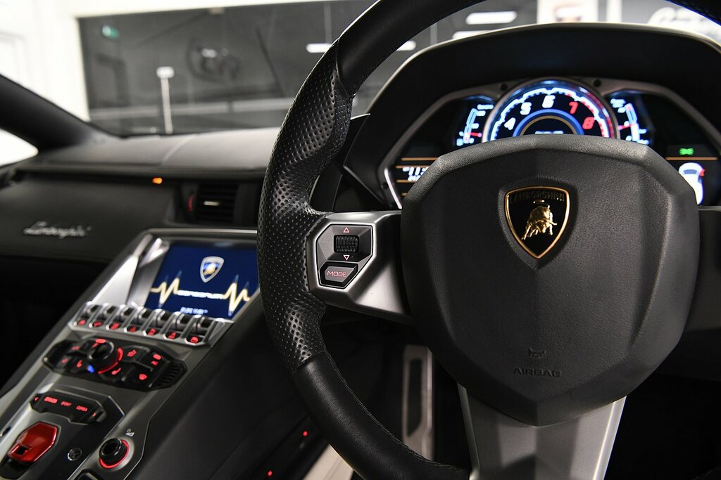Lamborghini Aventador Lp 700-4 White #20