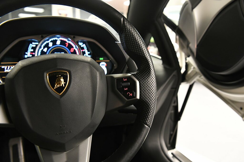 Lamborghini Aventador Lp 700-4 White #23