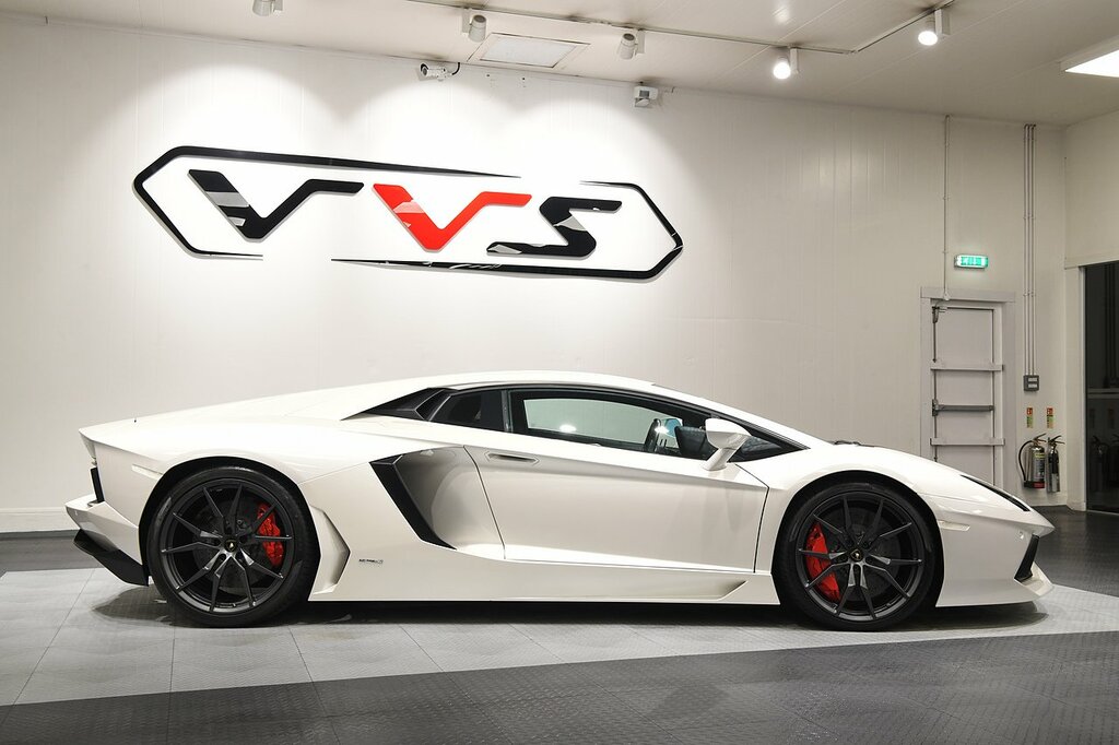 Lamborghini Aventador V12 Lp 700-4 White #2