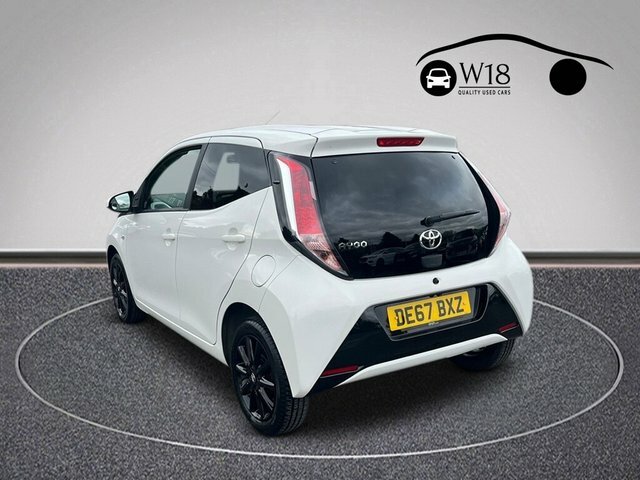 Toyota Aygo Vvt-i X-press Hatchback DE67BXZ White #6