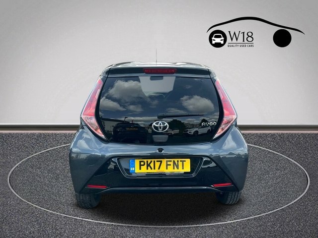 Toyota Aygo Vvt-i X-clusiv3 Hatchback PK17FNT Grey #4