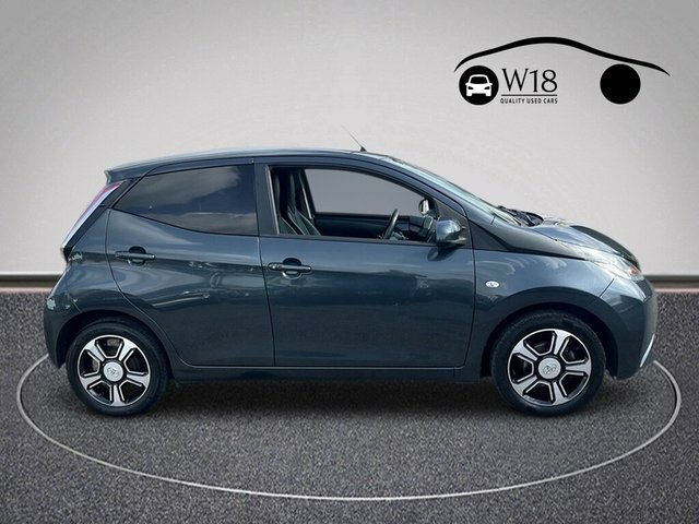 Toyota Aygo Vvt-i X-clusiv3 Hatchback PK17FNT Grey #2