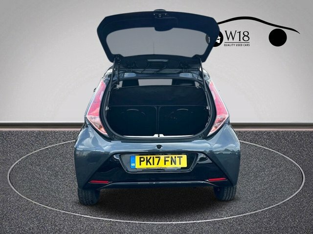 Toyota Aygo Vvt-i X-clusiv3 Hatchback PK17FNT Grey #5