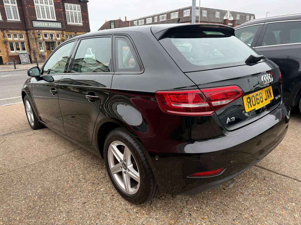 Audi A3 1.6 Tdi 30 Se Technik Sportback S Troni Black #4
