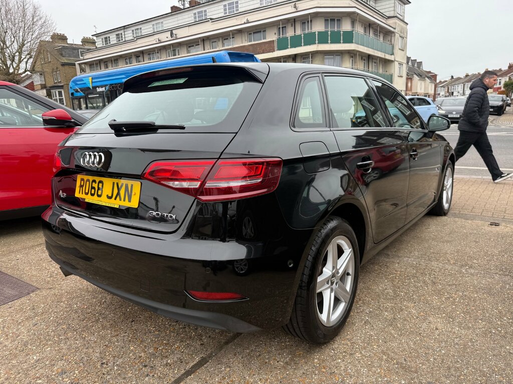 Audi A3 1.6 Tdi 30 Se Technik Sportback S Troni Black #6