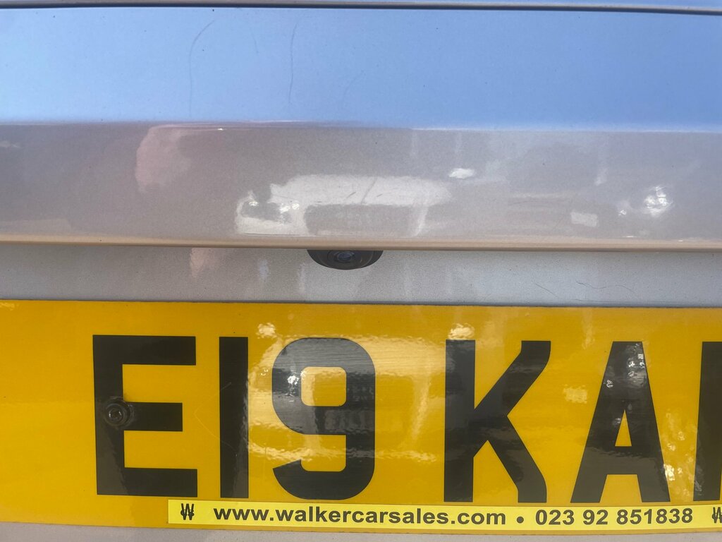 Hyundai Tucson 1.6 Gdi Blue Drive Se Nav Suv Eu E19KAF White #5