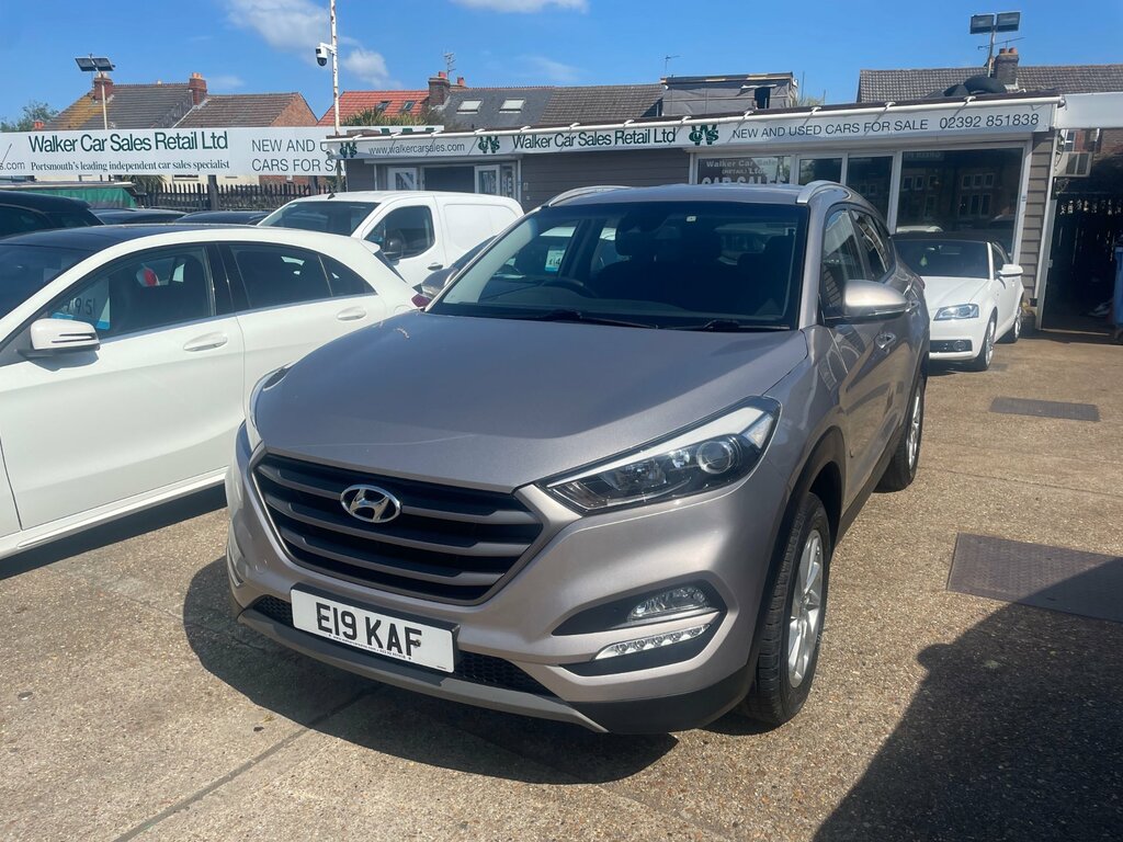 Hyundai Tucson 1.6 Gdi Blue Drive Se Nav Suv Eu White