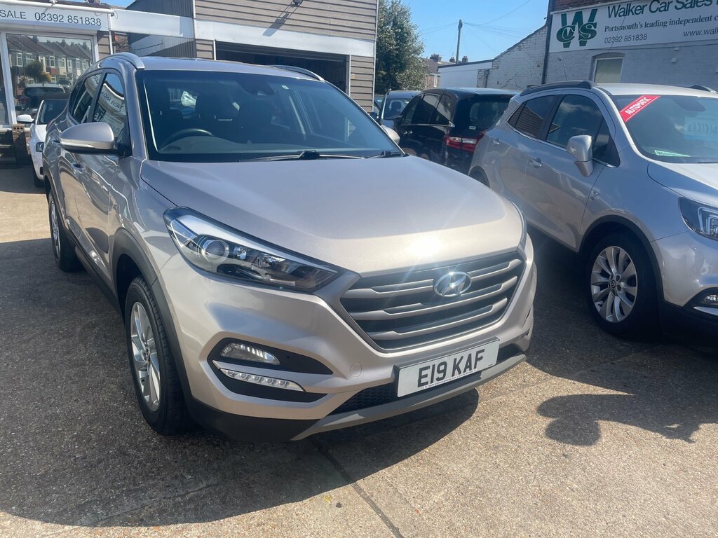 Hyundai Tucson 1.6 Gdi Blue Drive Se Nav Suv Eu E19KAF White #3