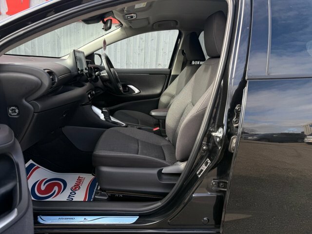 Toyota Yaris Hatchback FP23GUG Black #2