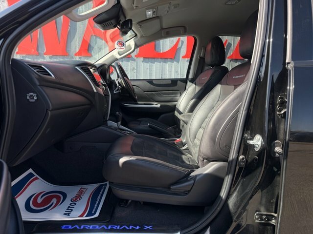 Mitsubishi L200 Pickup WN69DWK Black #2