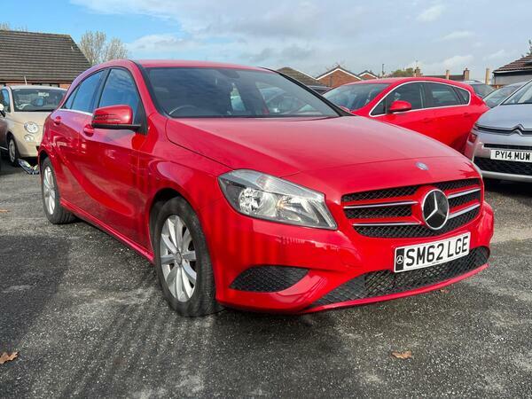 Mercedes-Benz A Class 1.5 A180 Cdi Blueefficiency Se Euro 5 Ss Red #2