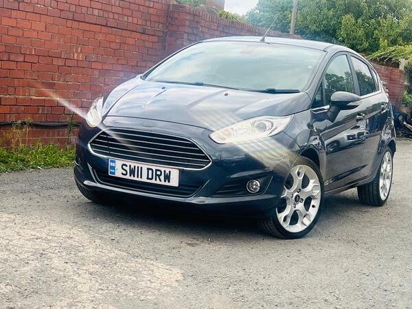 Ford Fiesta 1.6 Titanium Powershift Euro 5 SW11DRW Grey #5
