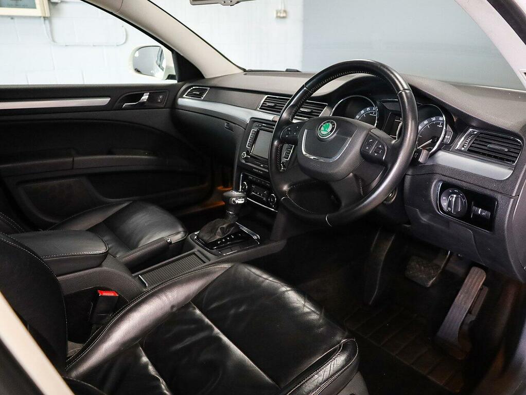 Skoda Superb 2.0 Se Tdi Silver #3