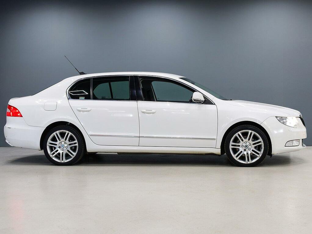 Skoda Superb 2.0 Se Tdi Silver #10